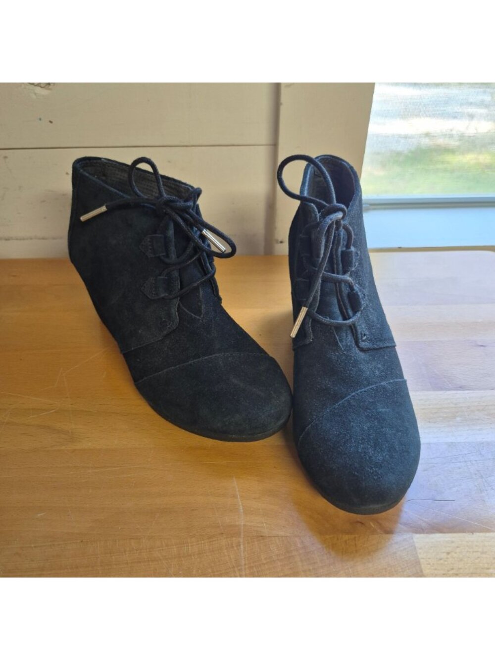 Toms Black Suede Wedge Ankle Booties With Lace-Up Detail Womens Shoes Size 9.5 - Picture 5 of 8